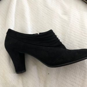 Suede aerosols shooties.